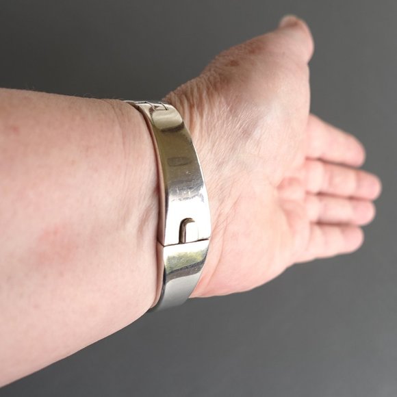 Mexico 64g Pineda-Inspired Sterling Onyx Hinged Cuff - Picture 11 of 14